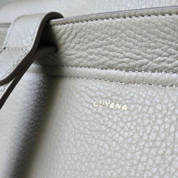 Cuyana 13" Pebbled Leather Stone Beige Laptop Backpack Work Travel - Picture 9 of 15